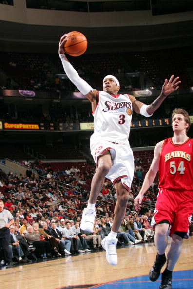 TA：皇马寻求引进后卫和中场；他们愿听取对罗德里戈的报价（TA：皇马寻觅后卫和中场补强，愿听取罗德里戈报价）