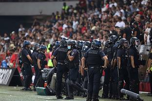 孙兴慜：没踢满全场？我尊重教练的决定，球队比我个人更重要（孙兴慜：未踢满全场无碍，尊重教练安排，球队优先于个人）