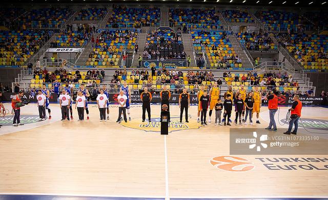 队记：鹈鹕不会贱卖琼斯和墨菲，要价不会低于一个首轮（队记：鹈鹕不低价送走琼斯与墨菲，至少要一个首轮签）