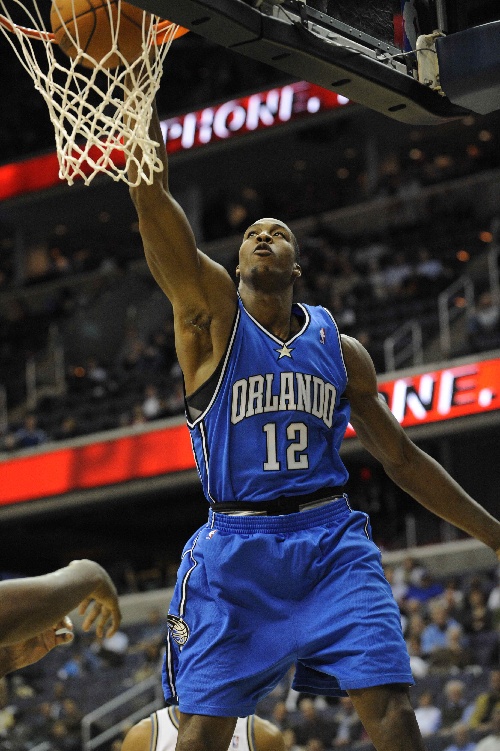 孔帕尼因为人手输球，阿尔特塔则因为人手变得眉清目秀（孔帕尼败在缺兵少将，阿尔特塔仗阵容齐整越发体面）