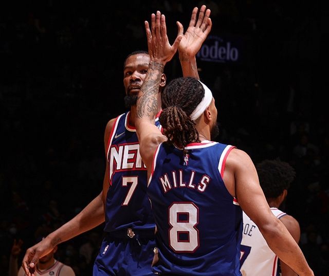 亚冠二级前瞻：卡雅5战全负表现低迷，浦项遭遇伤病困扰（亚冠二级前瞻：卡雅五战皆负状态堪忧，浦项遭遇伤病潮）