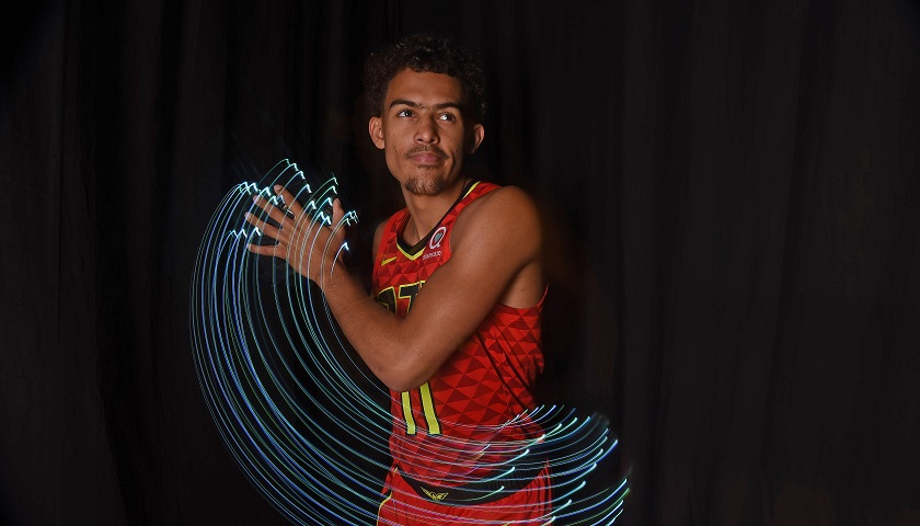 詹姆斯关键时刻稳住节奏（关键时刻，詹姆斯掌控节奏）