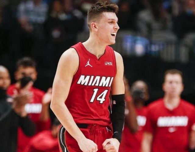 今晚具备出战资格！新疆注册威尔·理查德森、深圳注册卡巴（今夜可出战：新疆完成威尔·理查德森注册，深圳完成卡巴注册）