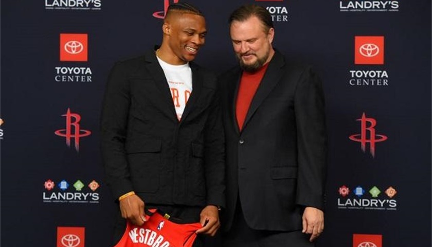 迪马：弗拉霍维奇已经伤愈并随队训练，以备战都灵德比（迪马：弗拉霍维奇伤愈复出，随队合练备战都灵德比）