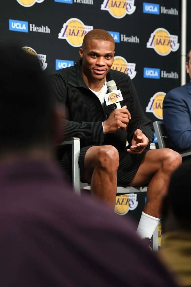 穆勒：孙兴慜是一名非凡的球员，他的任意球破门让人惊叹（穆勒称孙兴慜为非凡球员：其任意球破门令人惊艳）