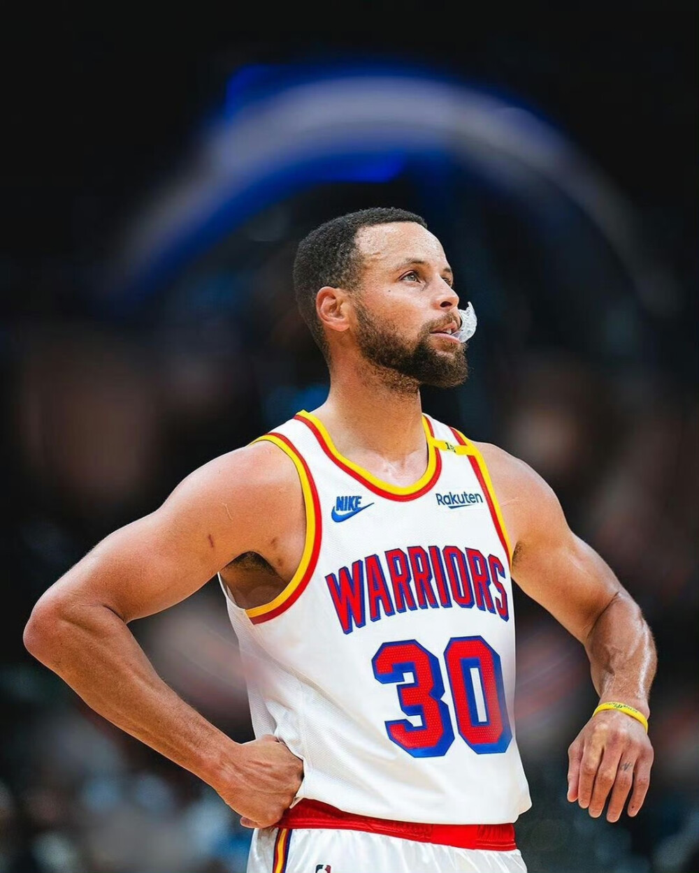 什么情况？西海岸男女足分别被处以转会禁令，但FIFA网站又说只适用于女足（西海岸转会禁令现矛盾：男女足皆被罚，FIFA官网却称仅女足适用）