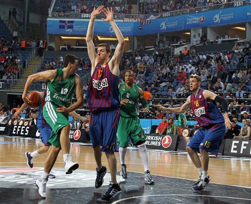 前队友：曾和马拉多纳开车出行，交警把我们拦住只为和他合影（前队友回忆：与马拉多纳同车出行，交警拦停只为合影）