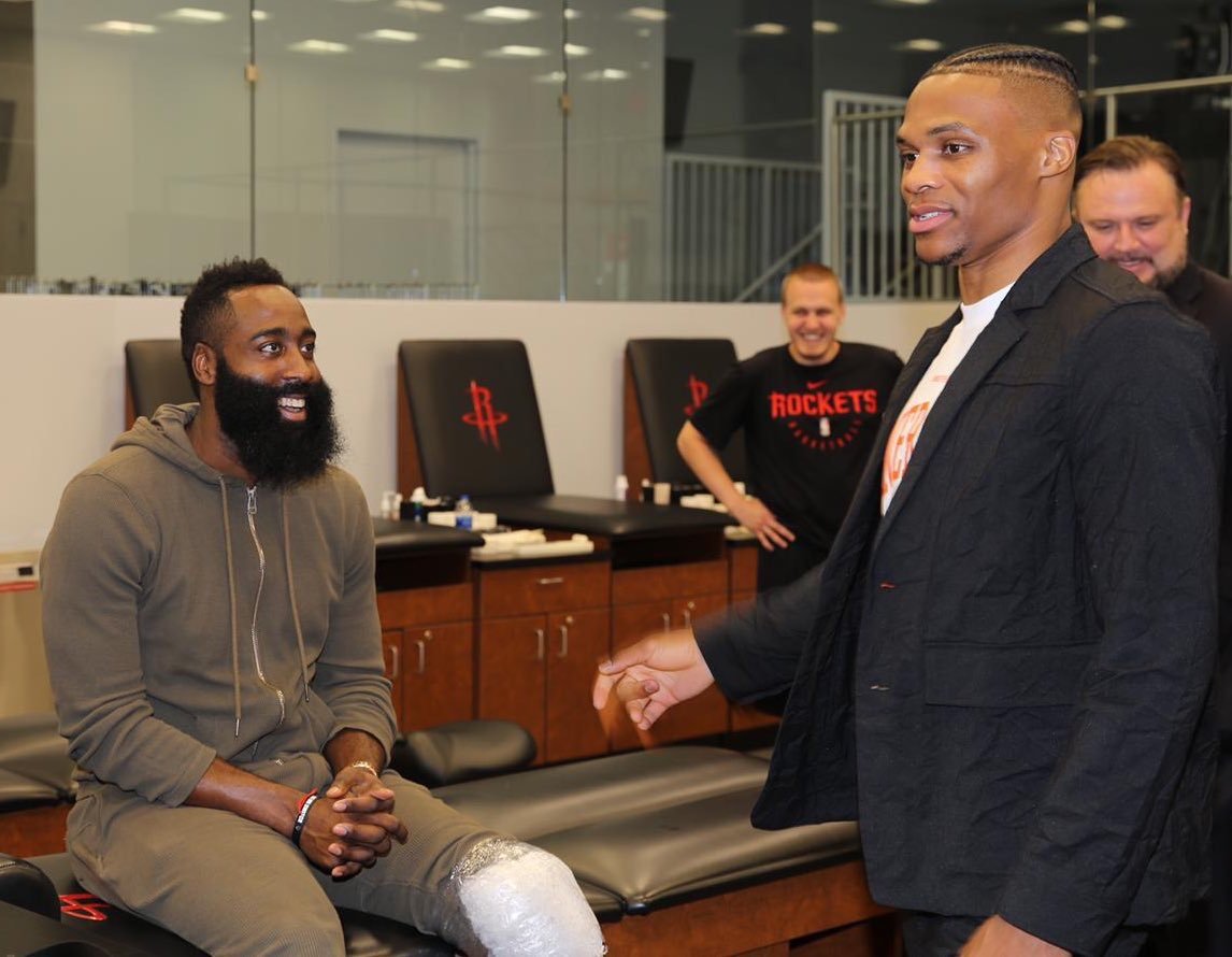 火力全开！雷霆替补命中15记三分狂轰63分（替补群爆发！雷霆15记三分轰下63分）