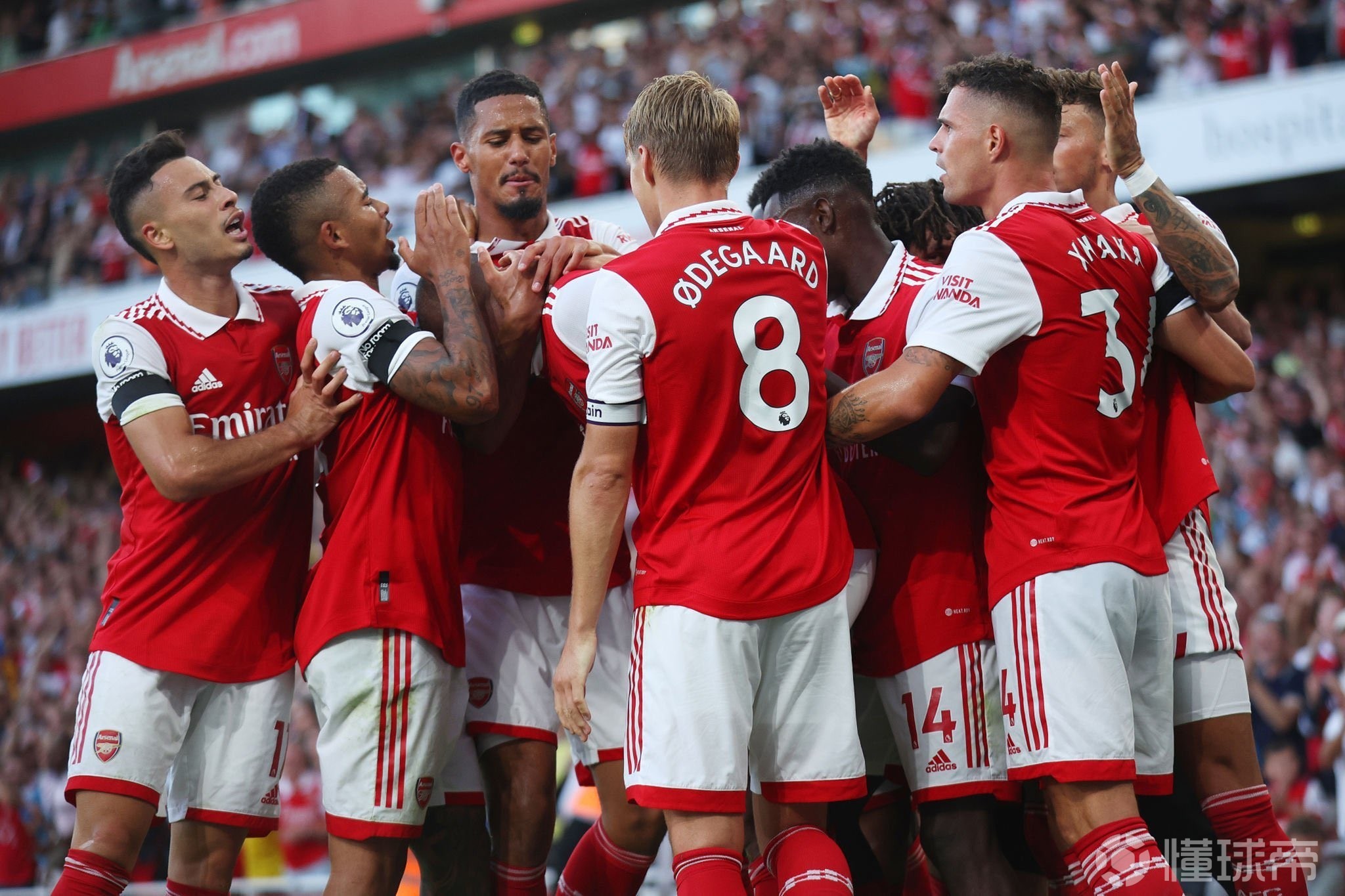 龙赛罗：阿隆索曾说皇马要踢摇滚足球，现在既不摇滚也无节奏（龙赛罗：阿隆索曾称皇马要踢摇滚风，如今既不摇滚也没节奏）