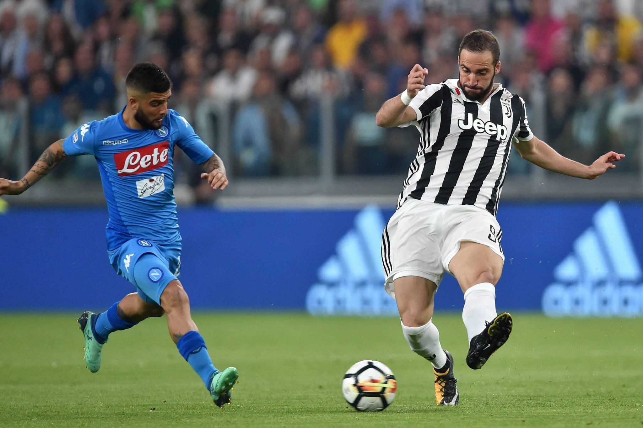 队报：巴黎在考虑引进一名右路后防多面手，有意埃里克-加西亚（队报：巴黎瞄准右路防线多面手，目标埃里克-加西亚）